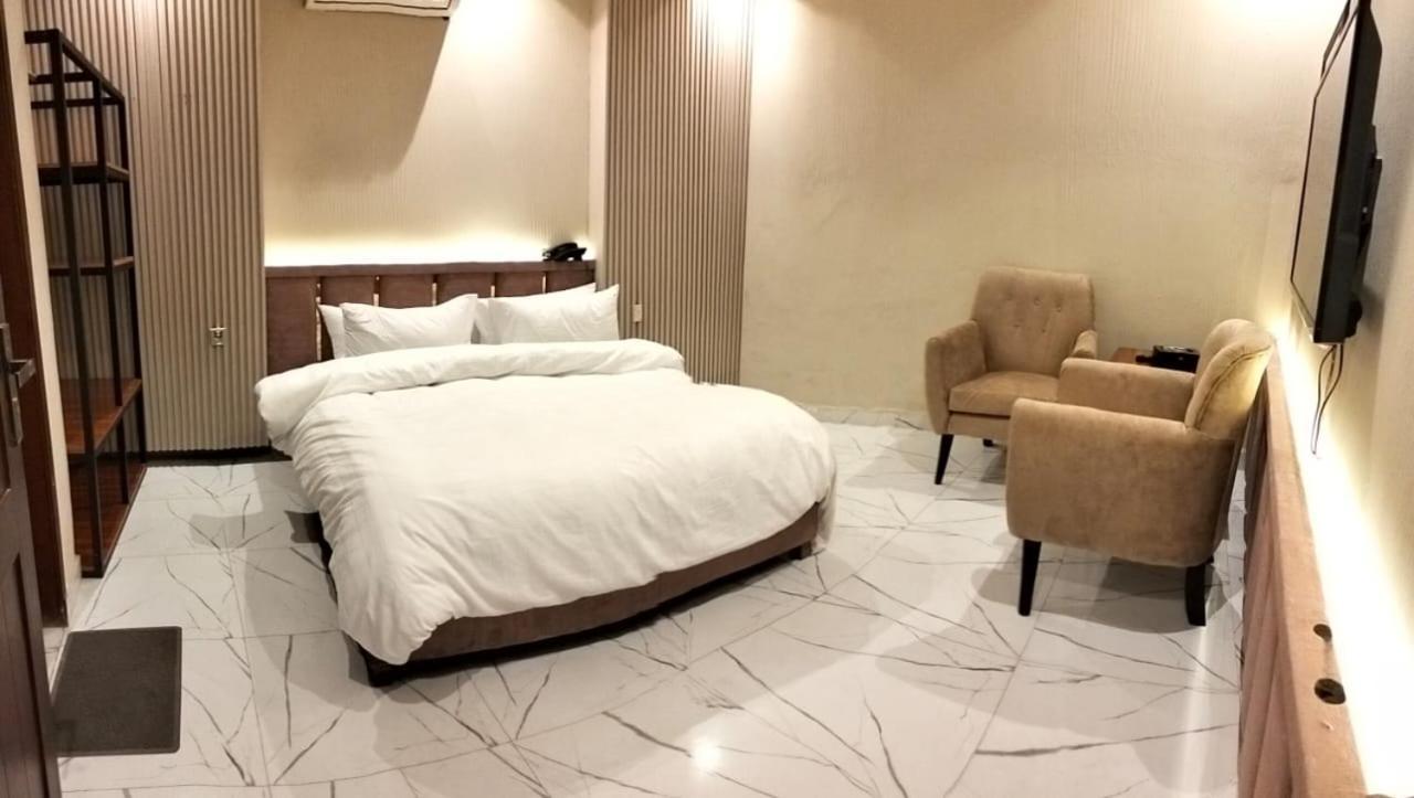 Shelton Boulevard Hotel Λαχόρη Εξωτερικό φωτογραφία