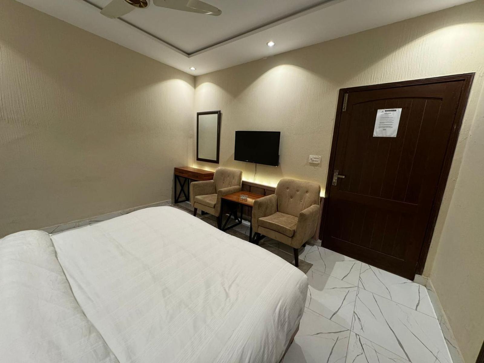Shelton Boulevard Hotel Λαχόρη Εξωτερικό φωτογραφία